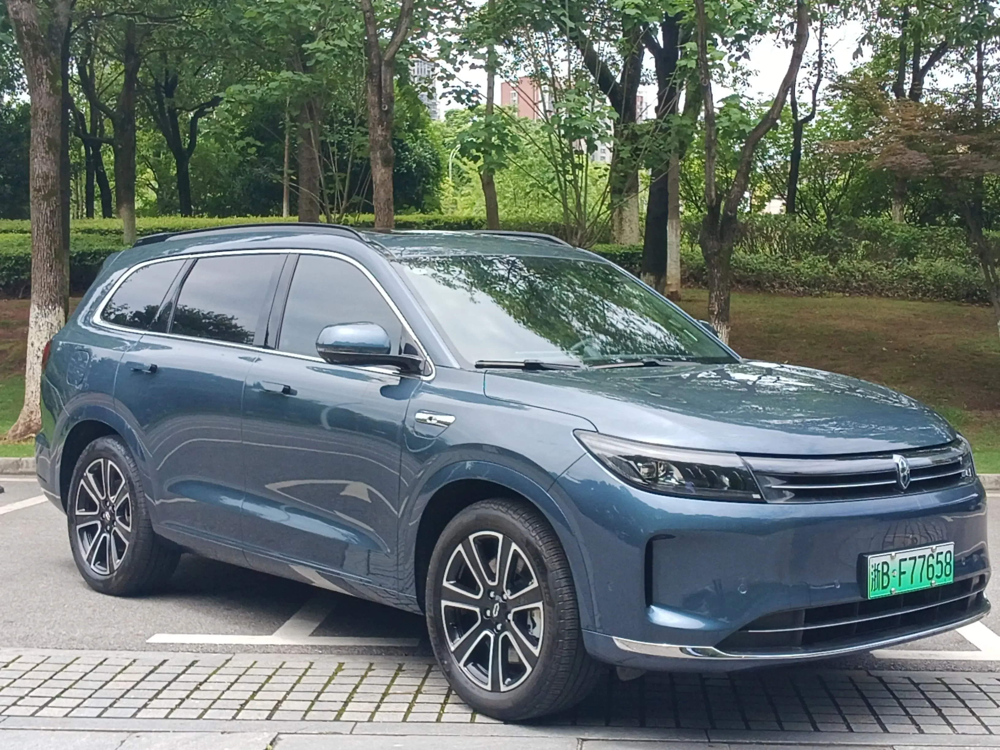 AITO M7