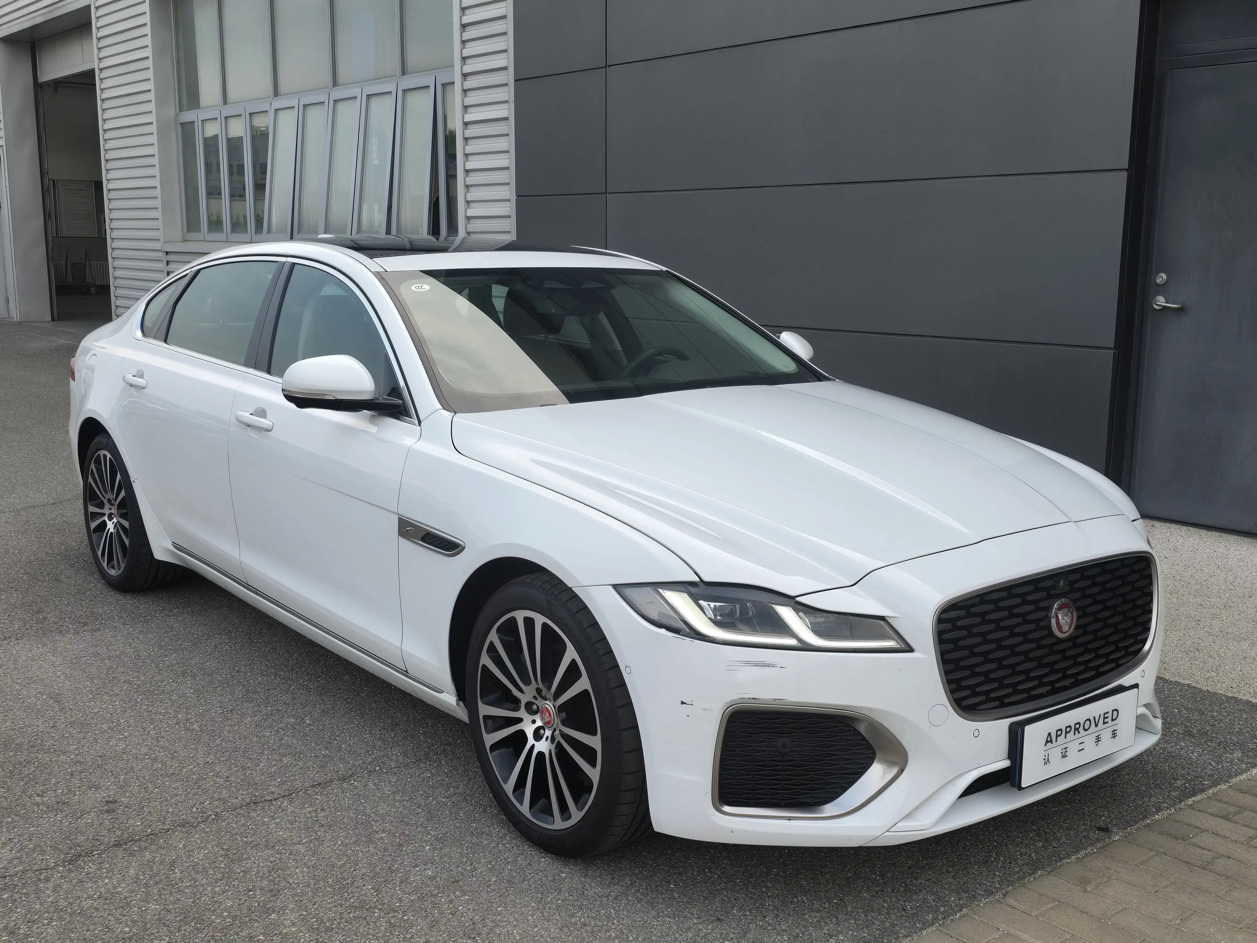 Jaguar XFL
