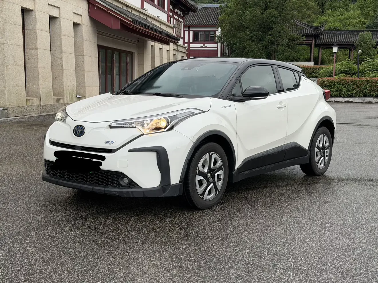 Toyota C-HR EV