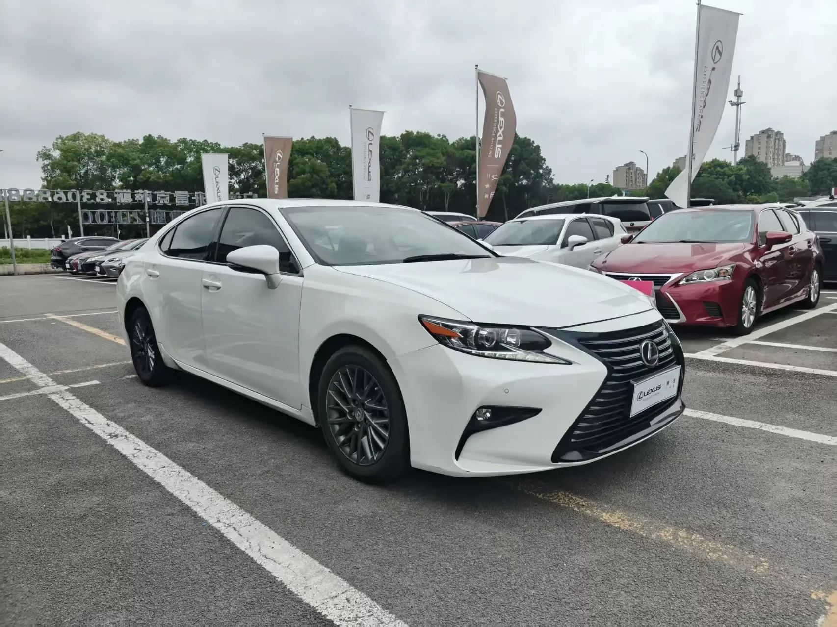Lexus ES