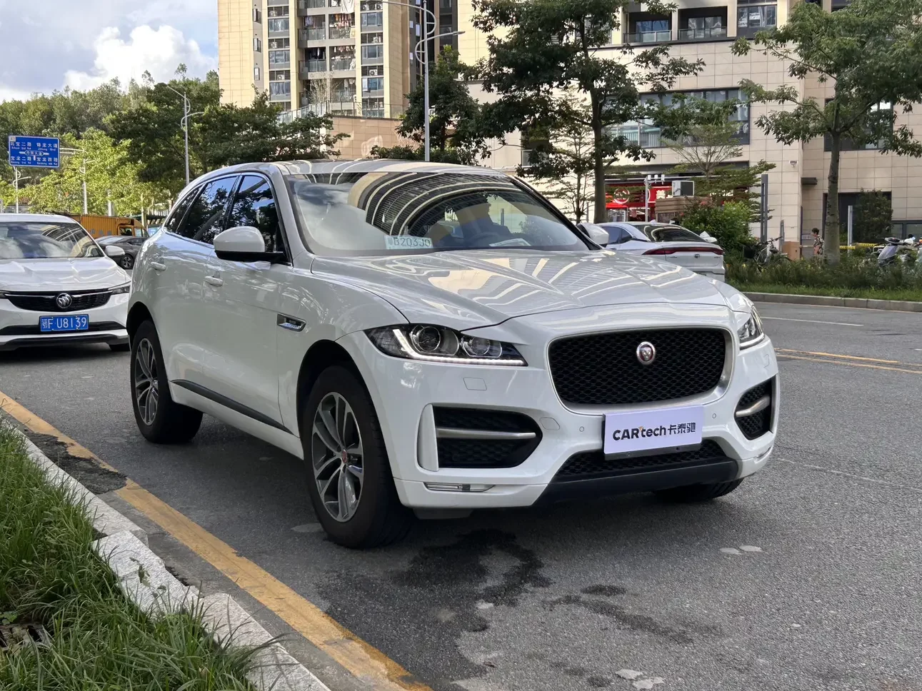 Jaguar F-PACE