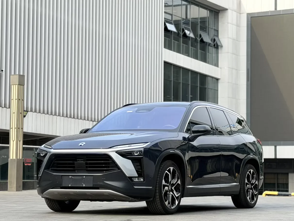 NIO ES8