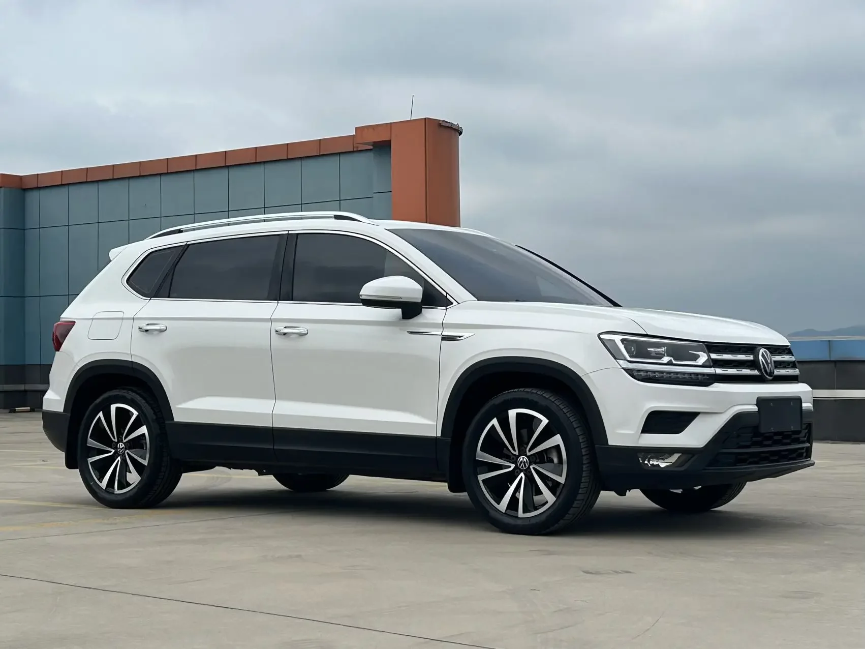 Volkswagen Tharu