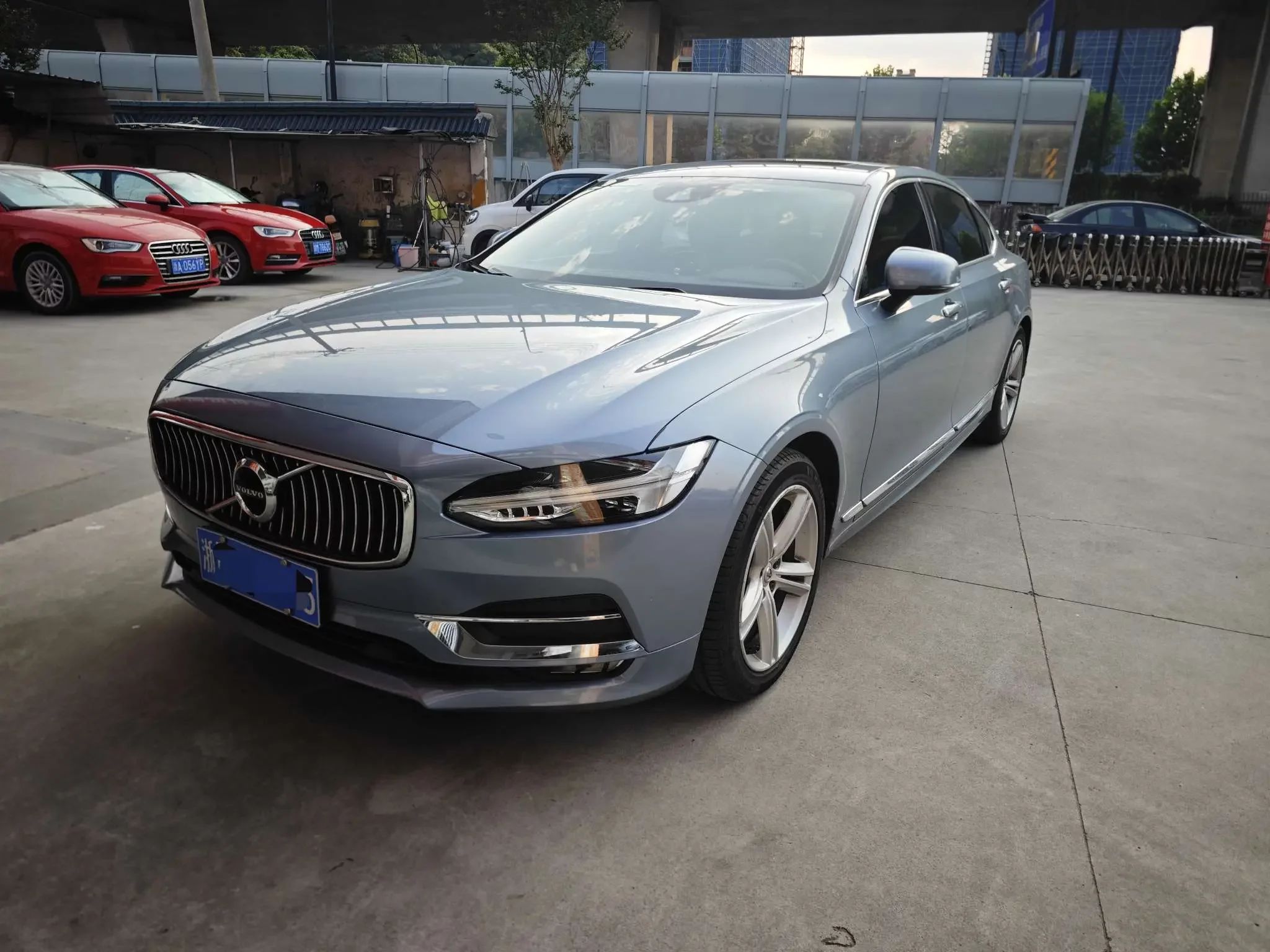 Volvo S90