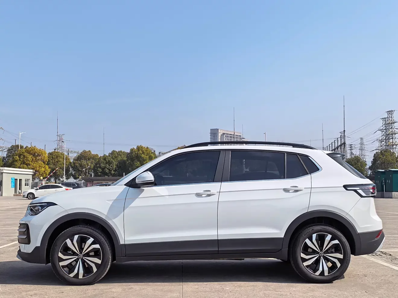 Volkswagen Tharu