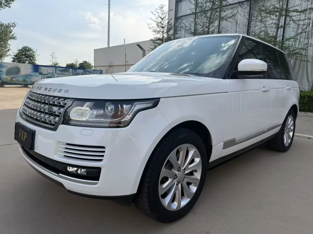 Land Rover range rover