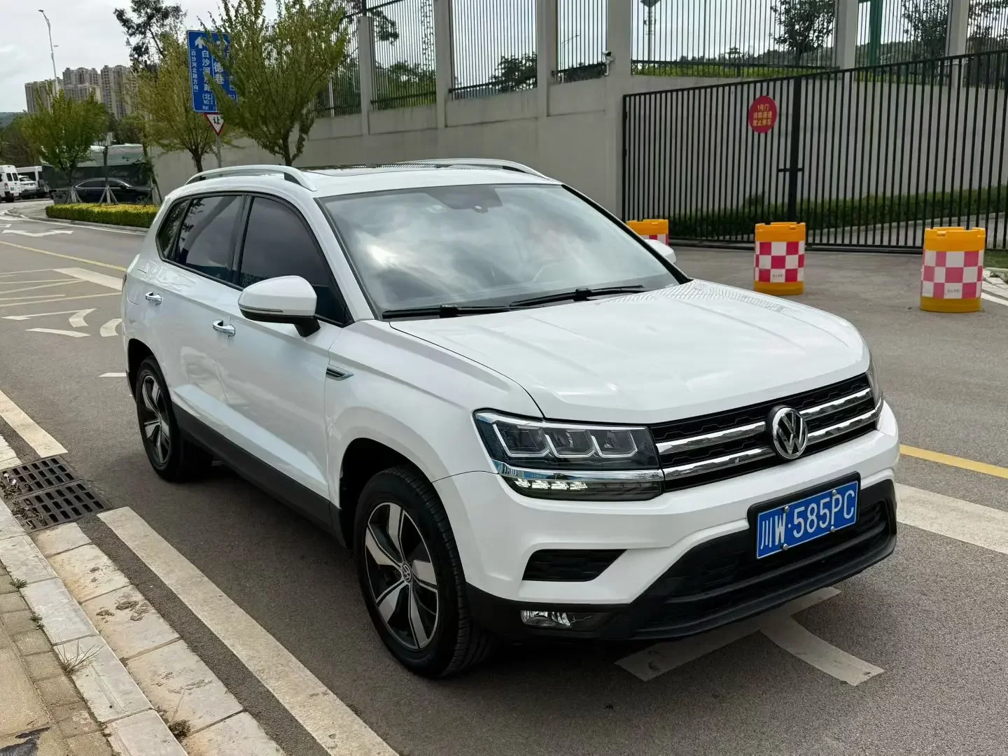 Volkswagen Tharu