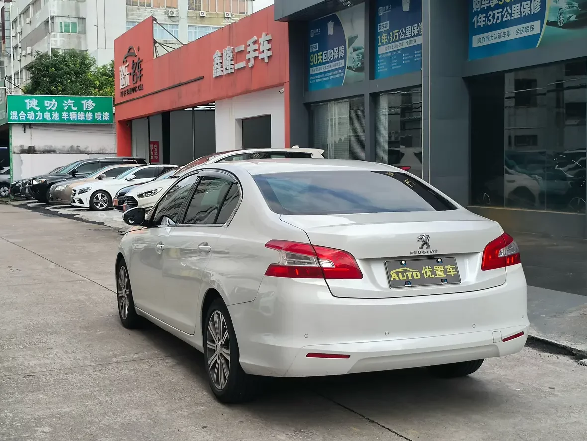 Peugeot 408