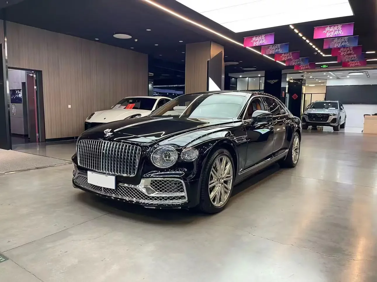 Bentley galloping  из Китая