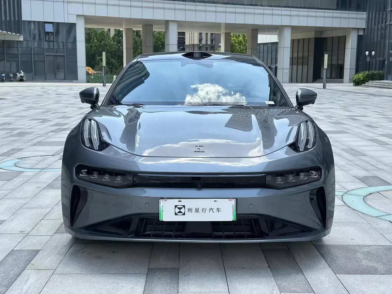 ZEEKR 001