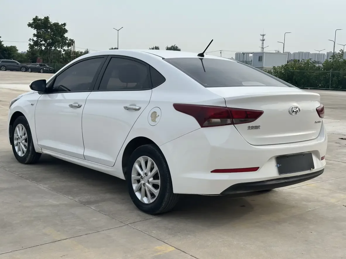 Hyundai Accept