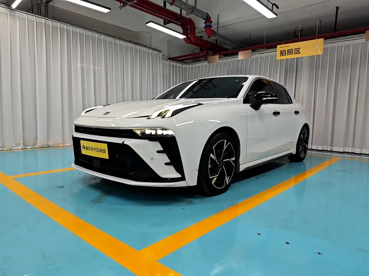 Lynk & Co 03
