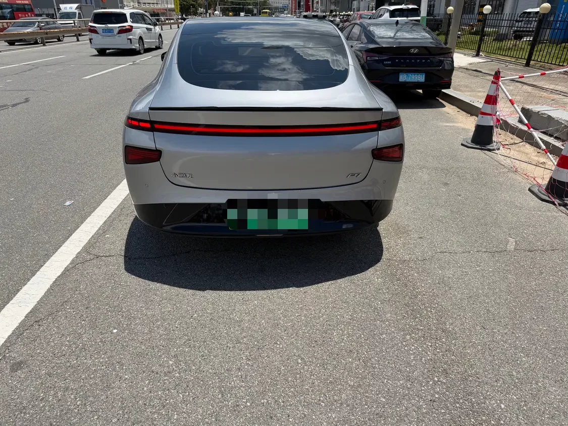 Xpeng P7