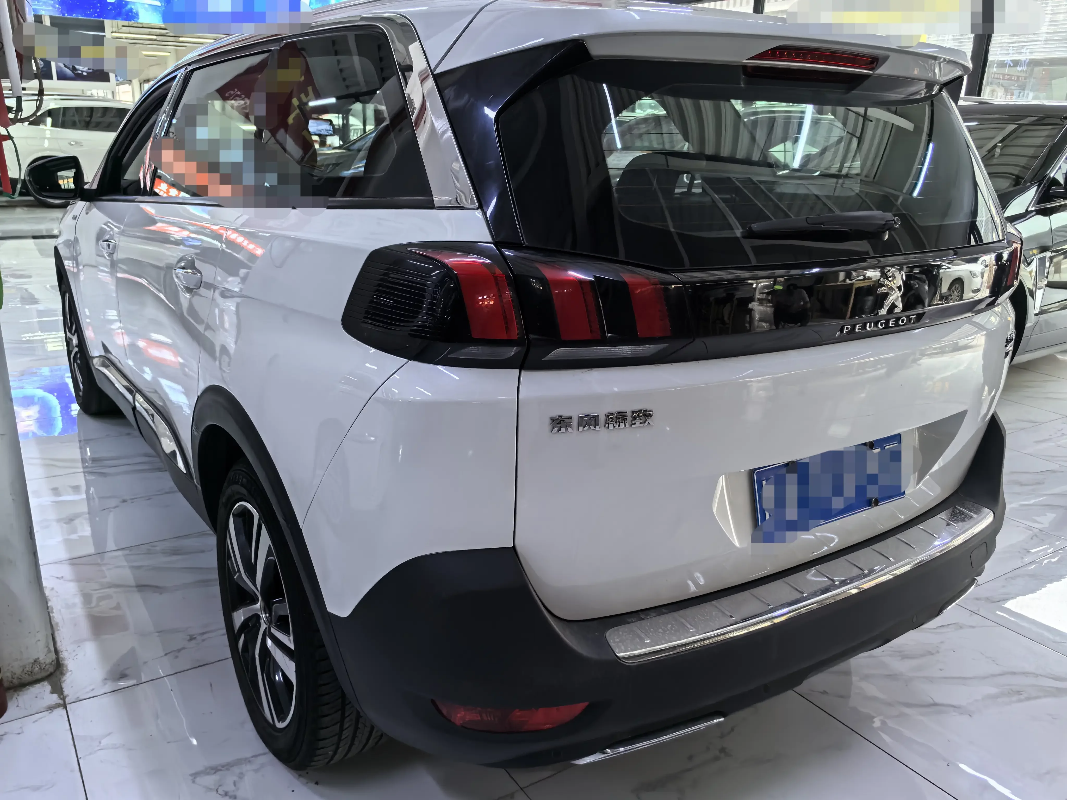 Peugeot 5008