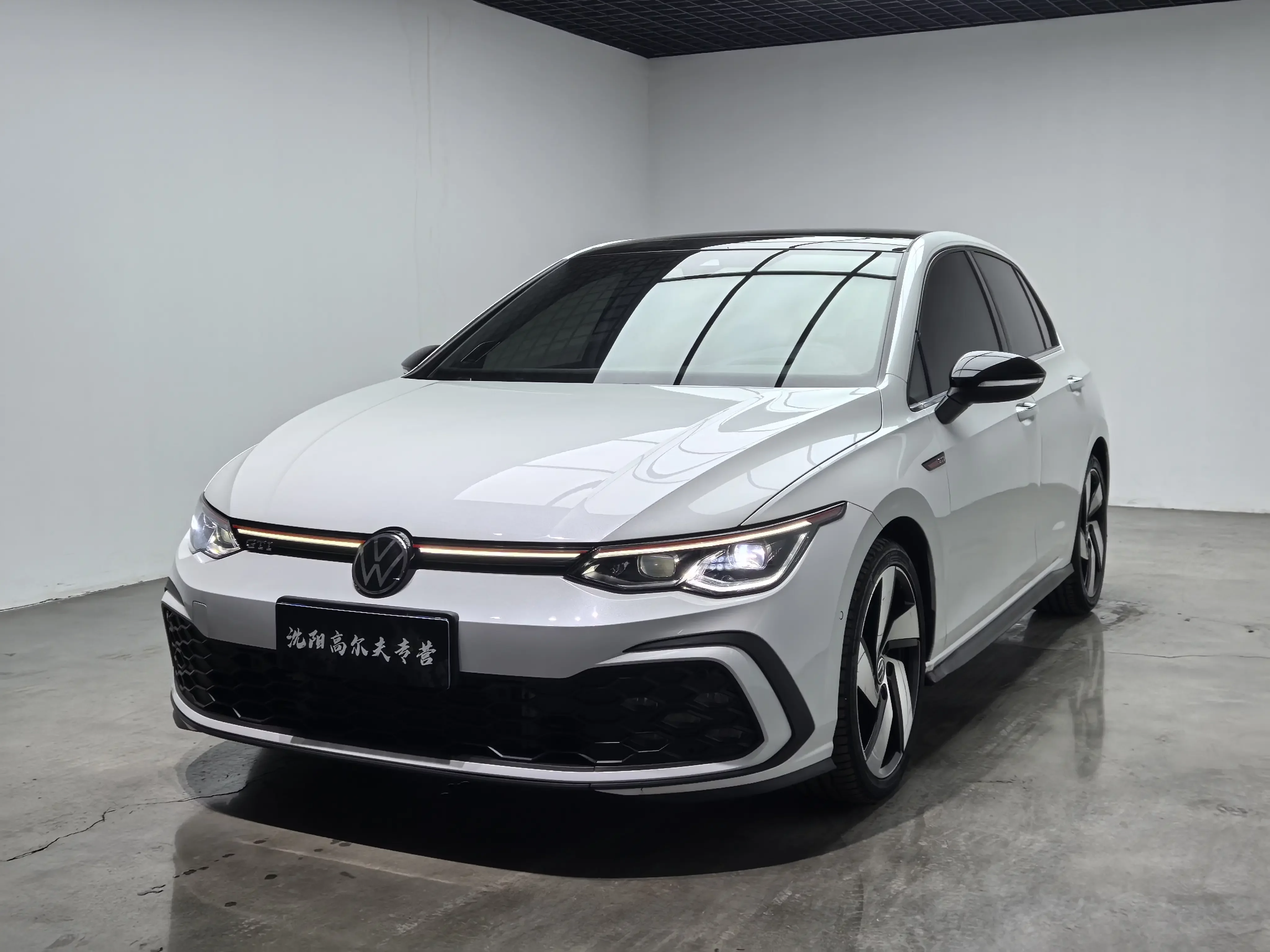 Volkswagen Golf GTI