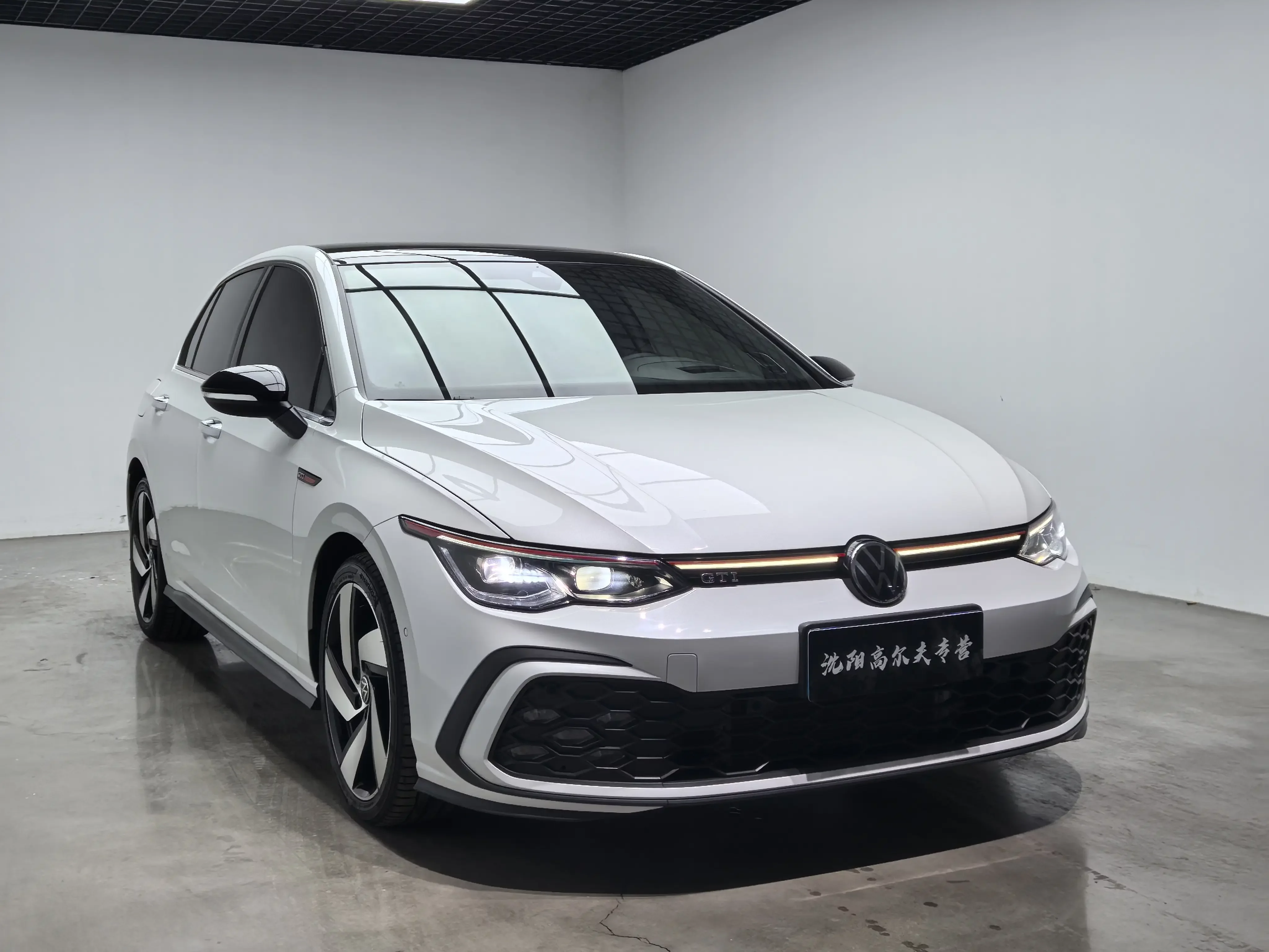 Volkswagen Golf GTI