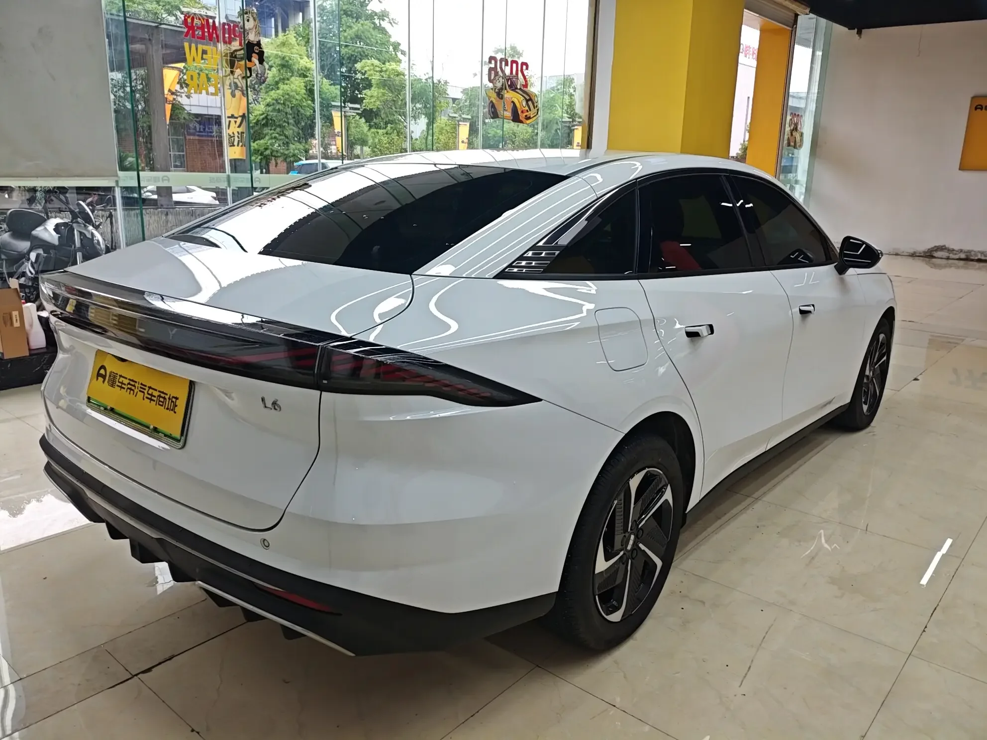 Geely Galaxy L6