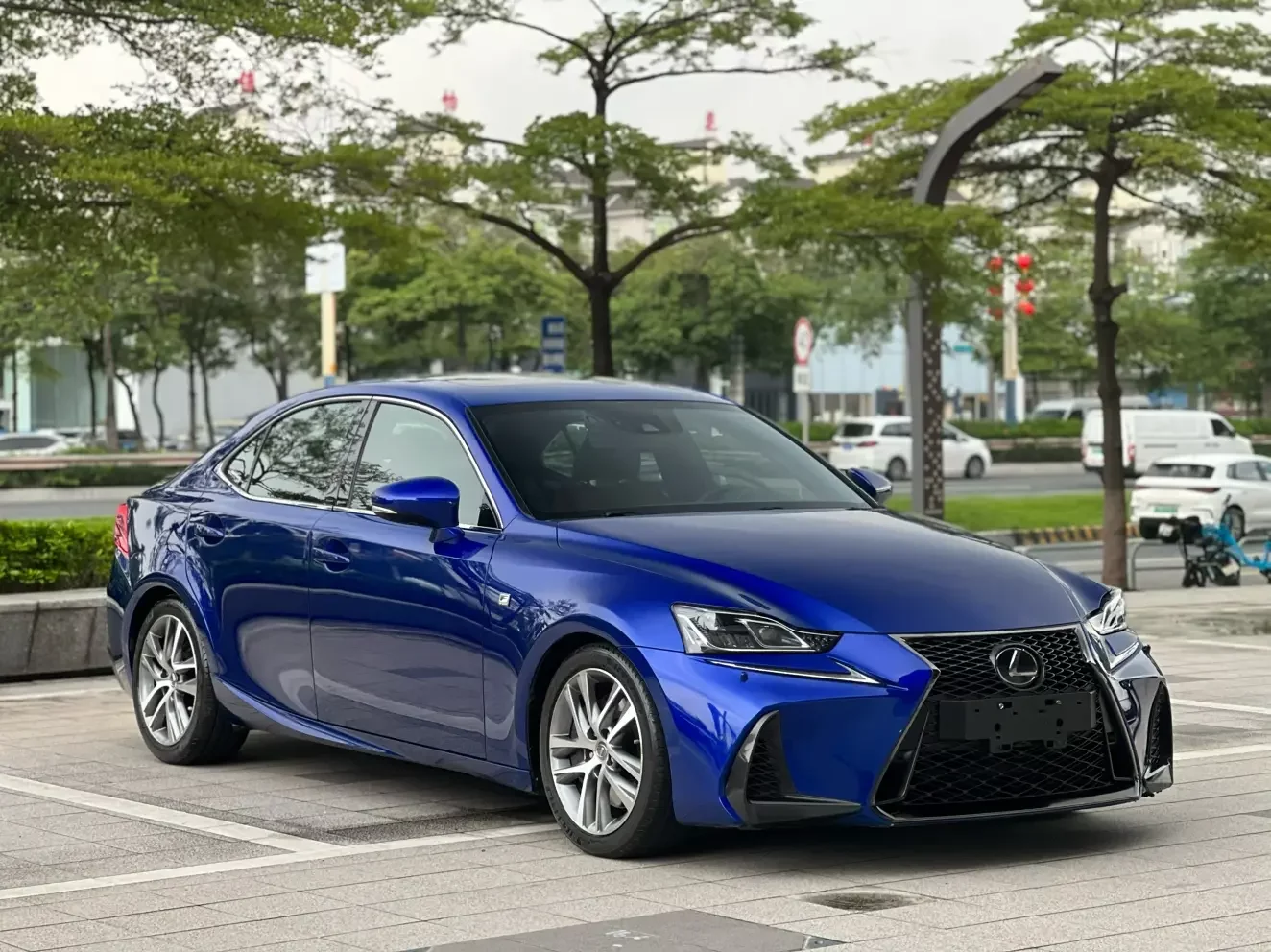 Lexus IS