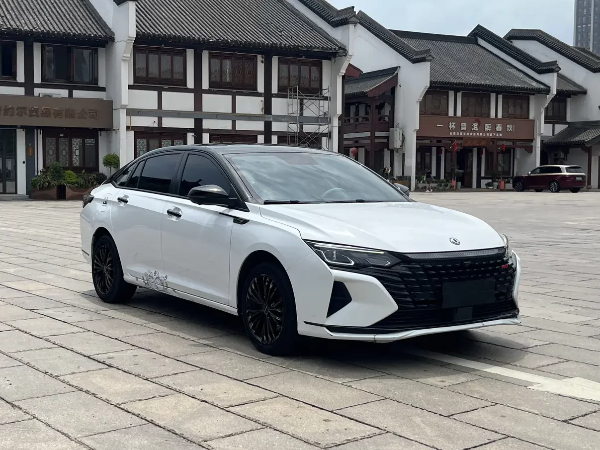 Dongfeng Yixuan MAX