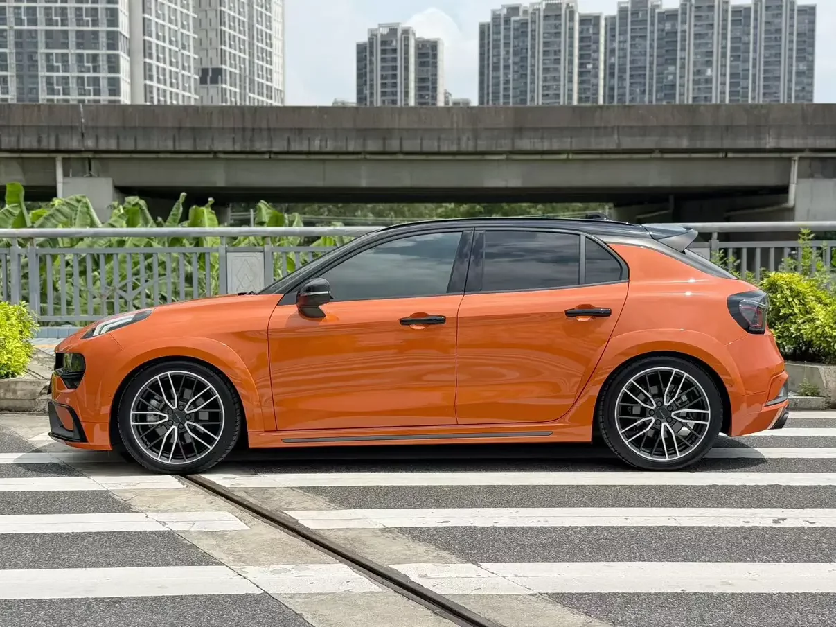 Lynk & Co 02 Hatchback