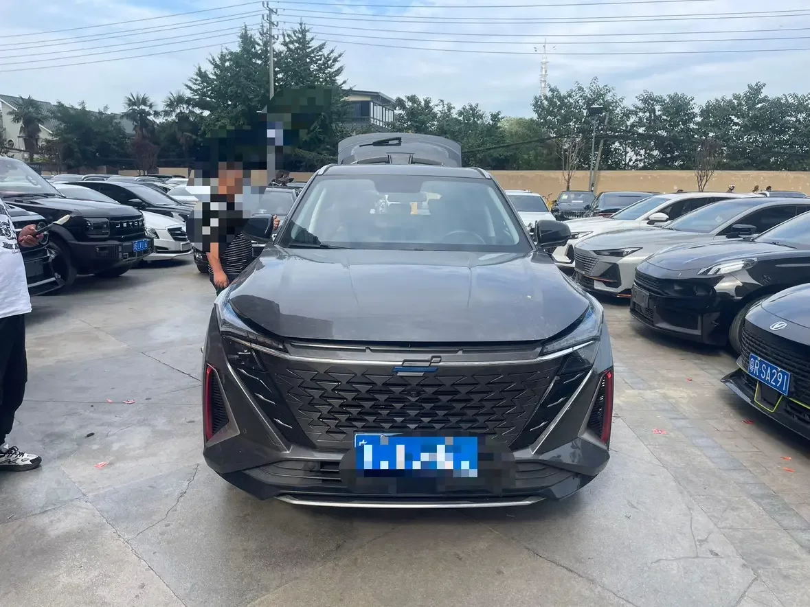 Oshan Changan Auchan Z6