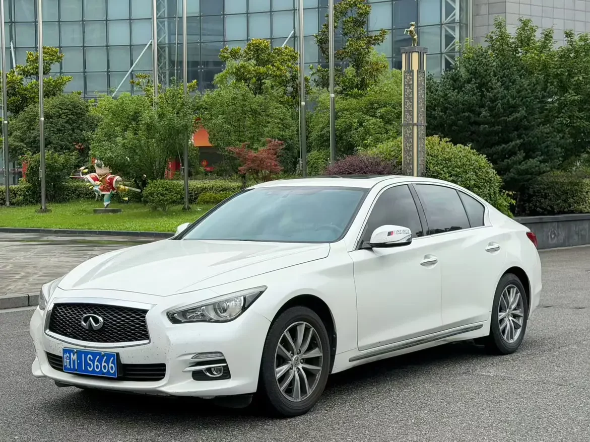 Infiniti Q50L