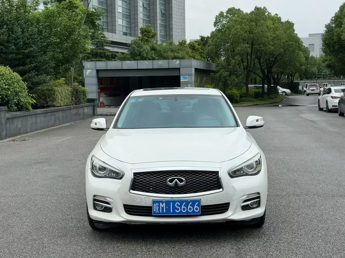 Infiniti Q50L
