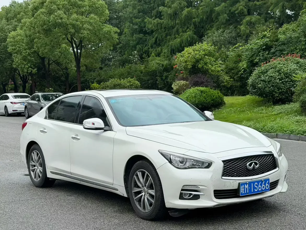 Infiniti Q50L