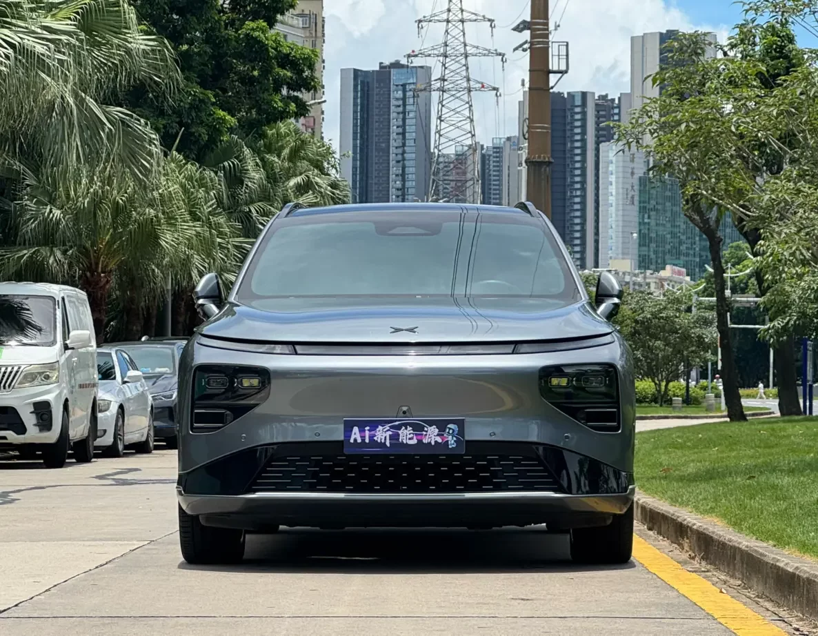 Xpeng G9