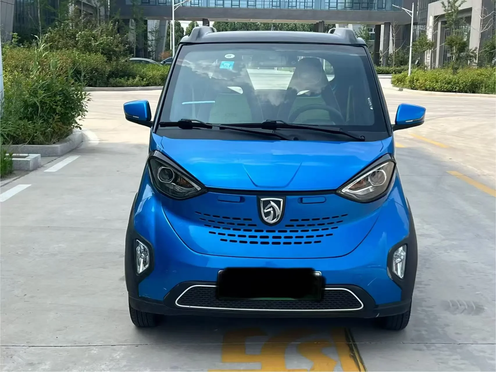 Baojun E100