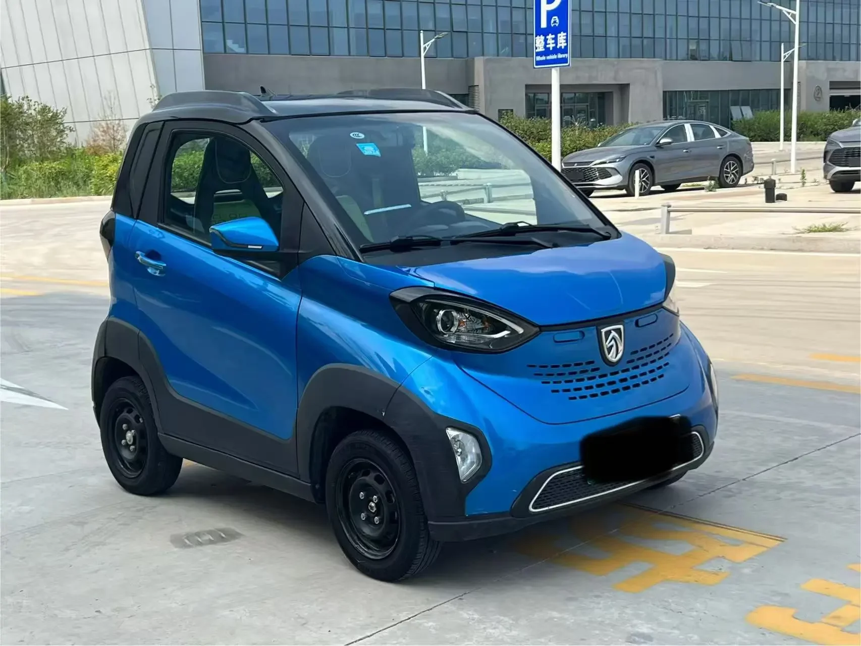 Baojun E100