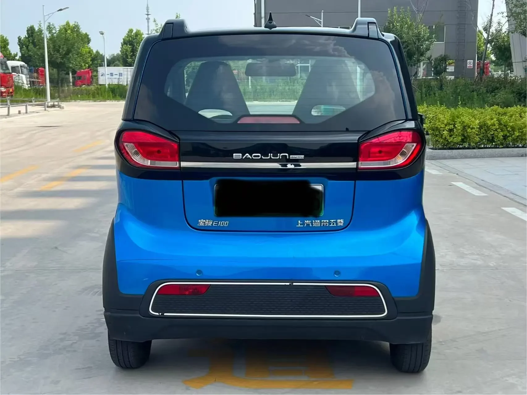 Baojun E100