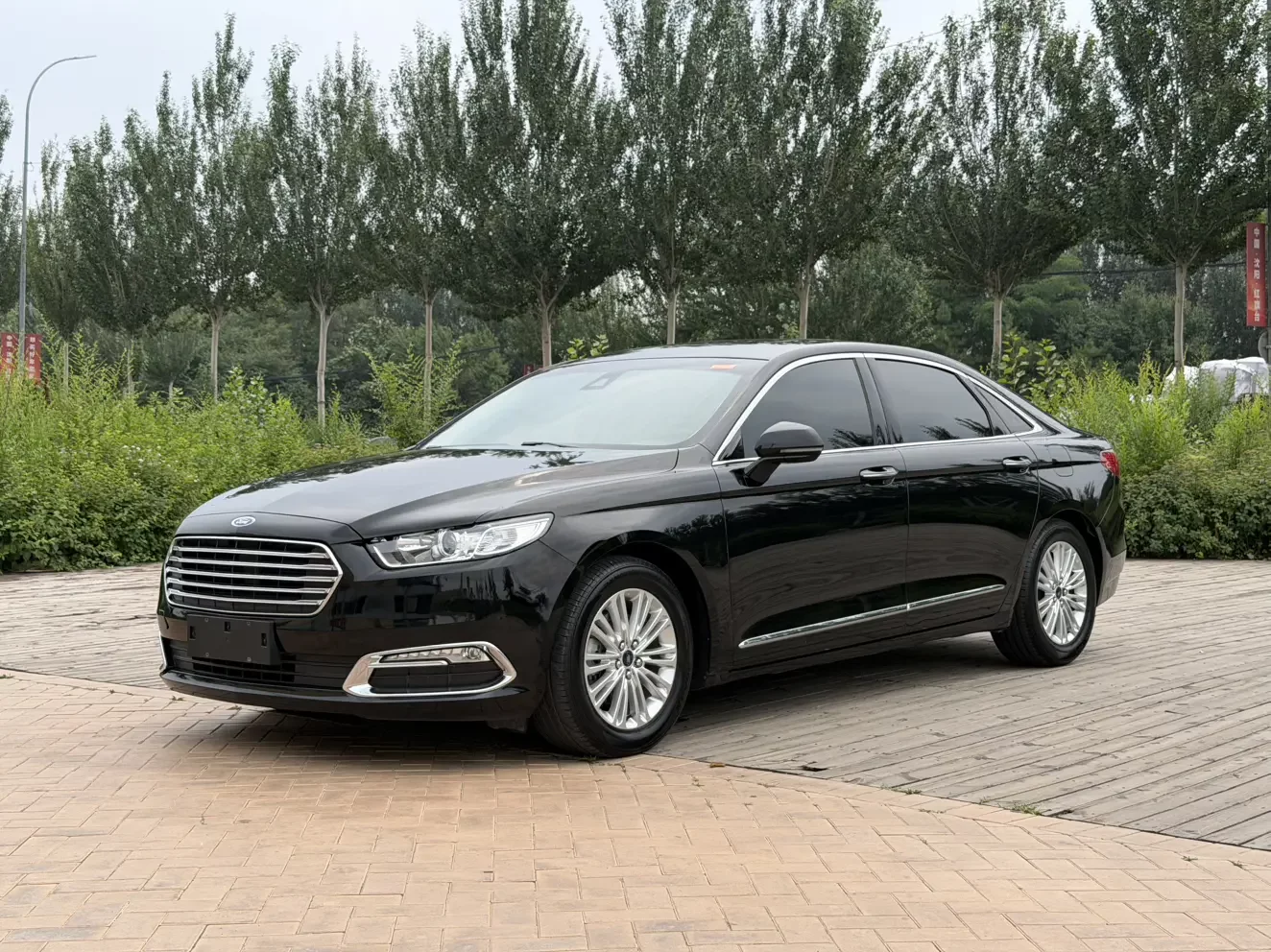 Ford Taurus