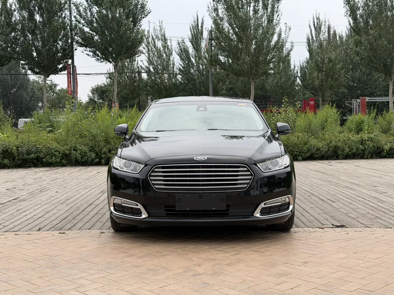 Ford Taurus