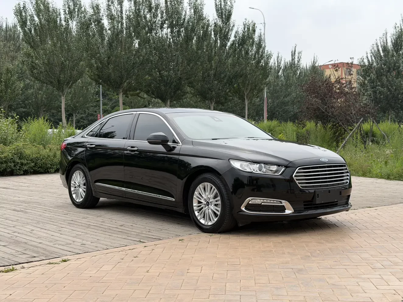 Ford Taurus