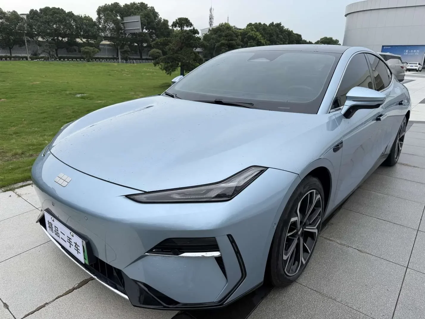 Geely Galaxy E8