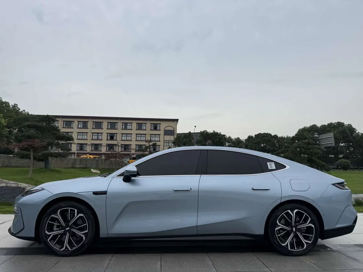 Geely Galaxy E8