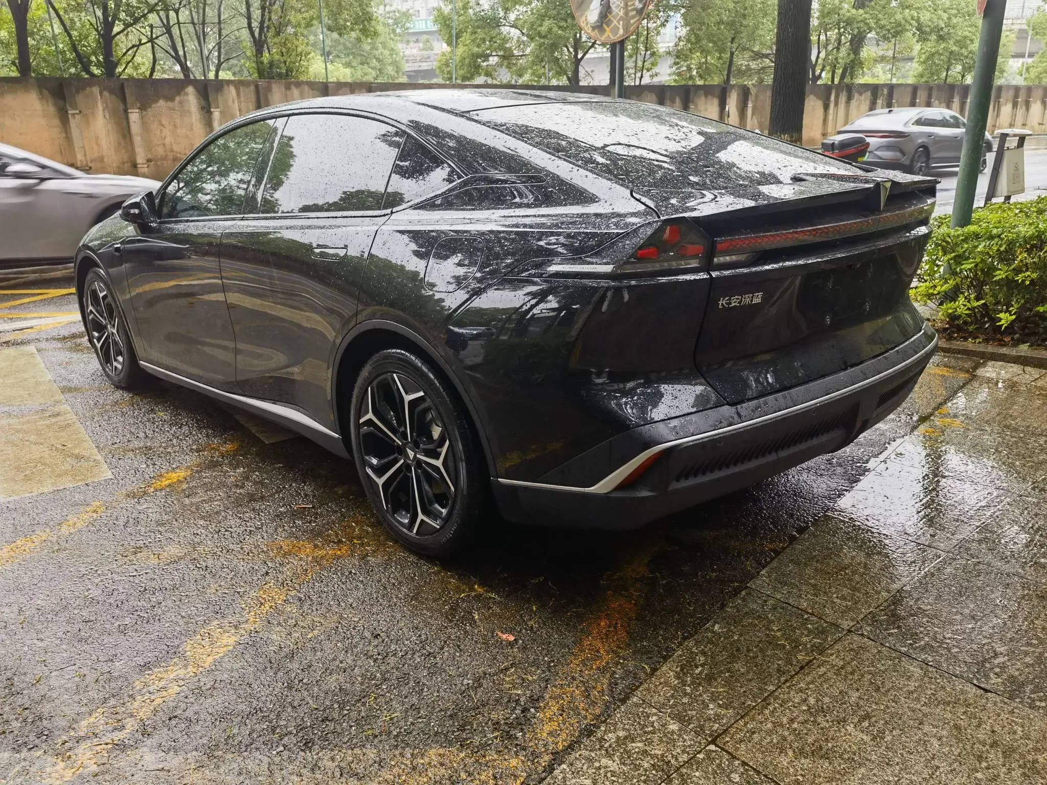 Deepal Dark blue SL03