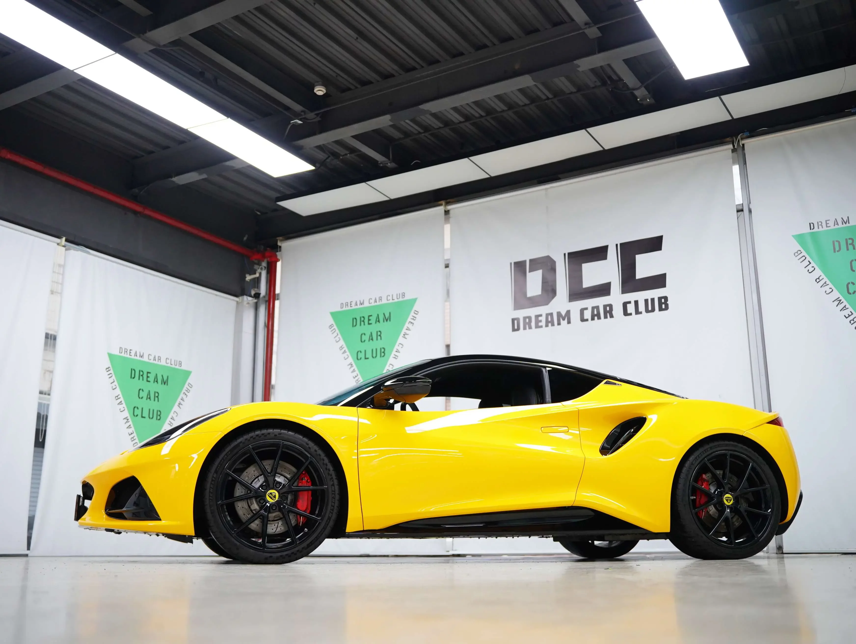Lotus Emira