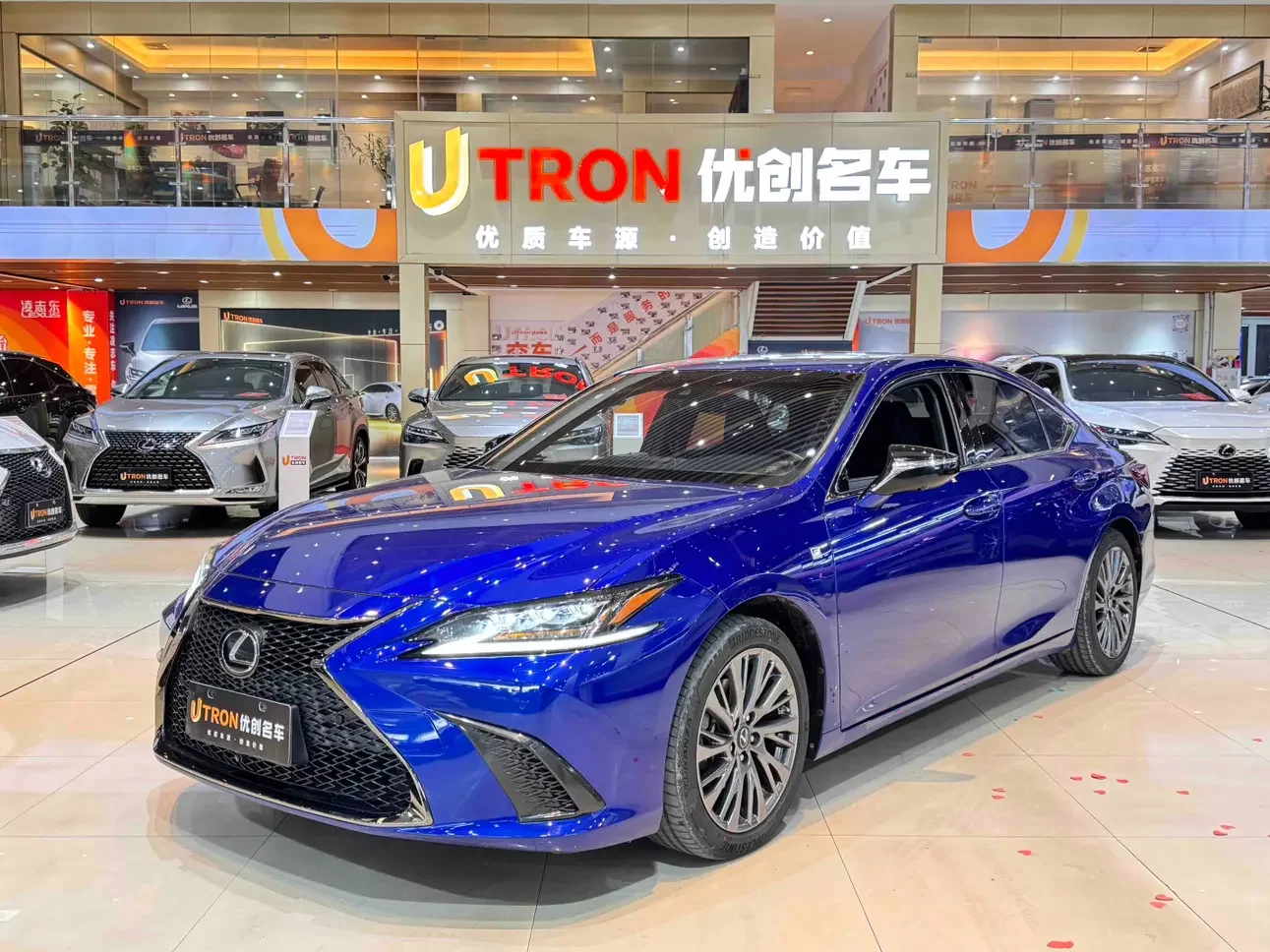 Lexus ES