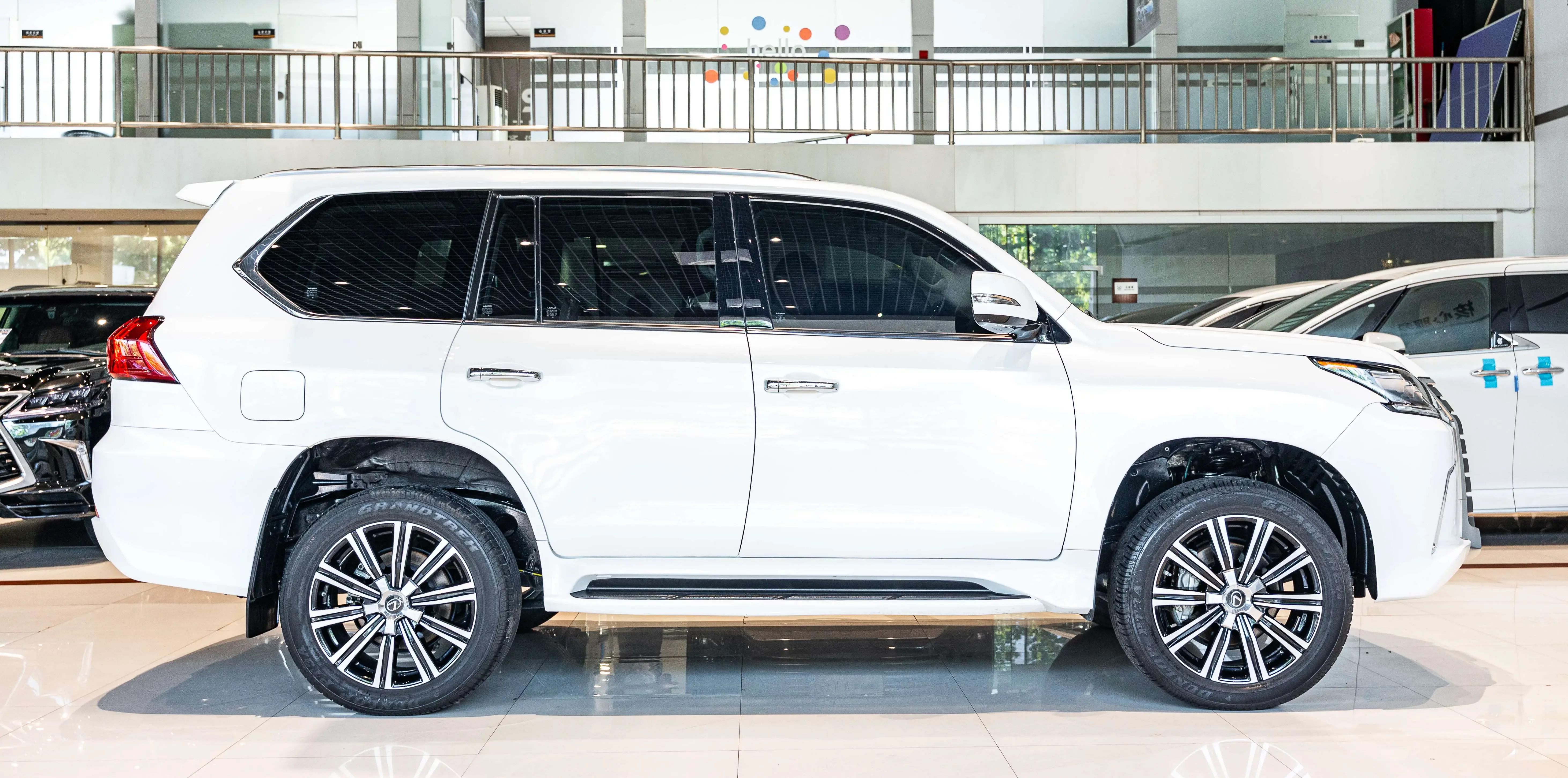Lexus LX