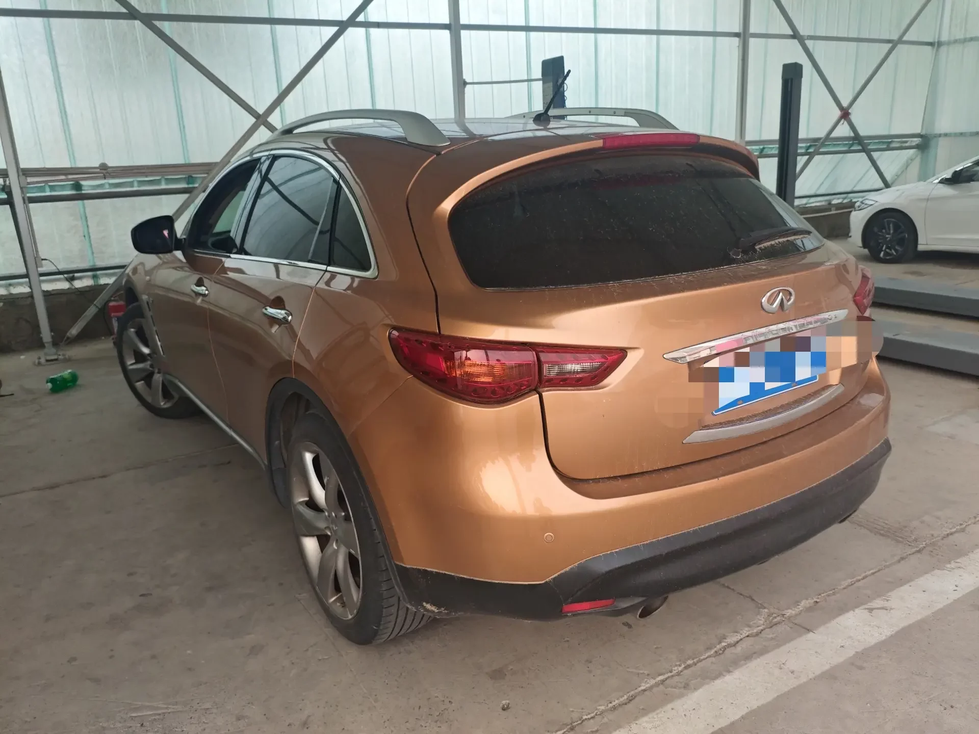 Infiniti QX70