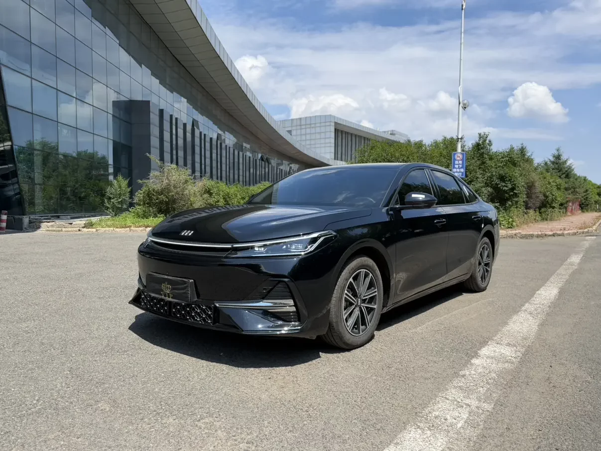 Geely Galaxy A7 EM
