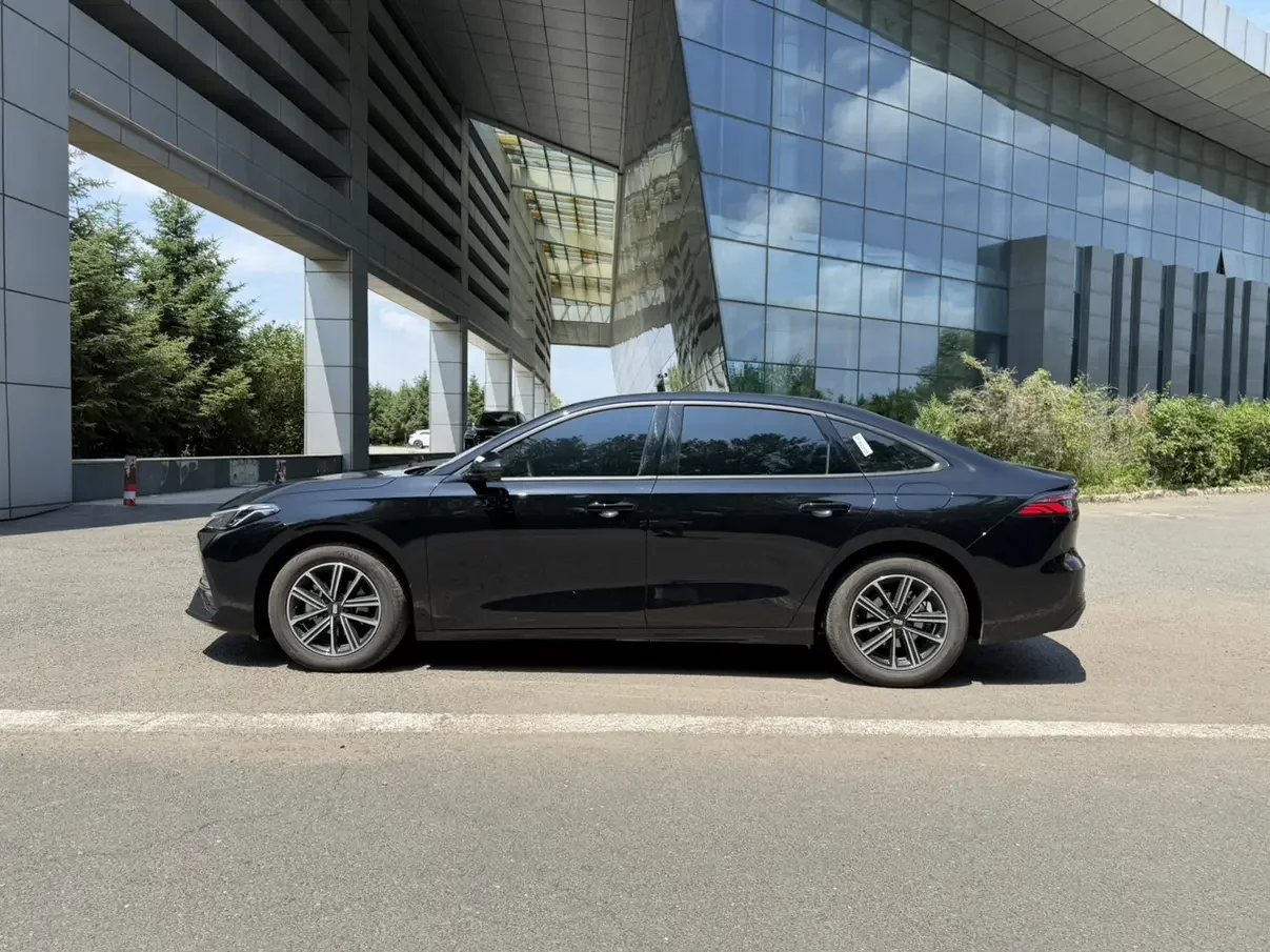 Geely Galaxy A7 EM