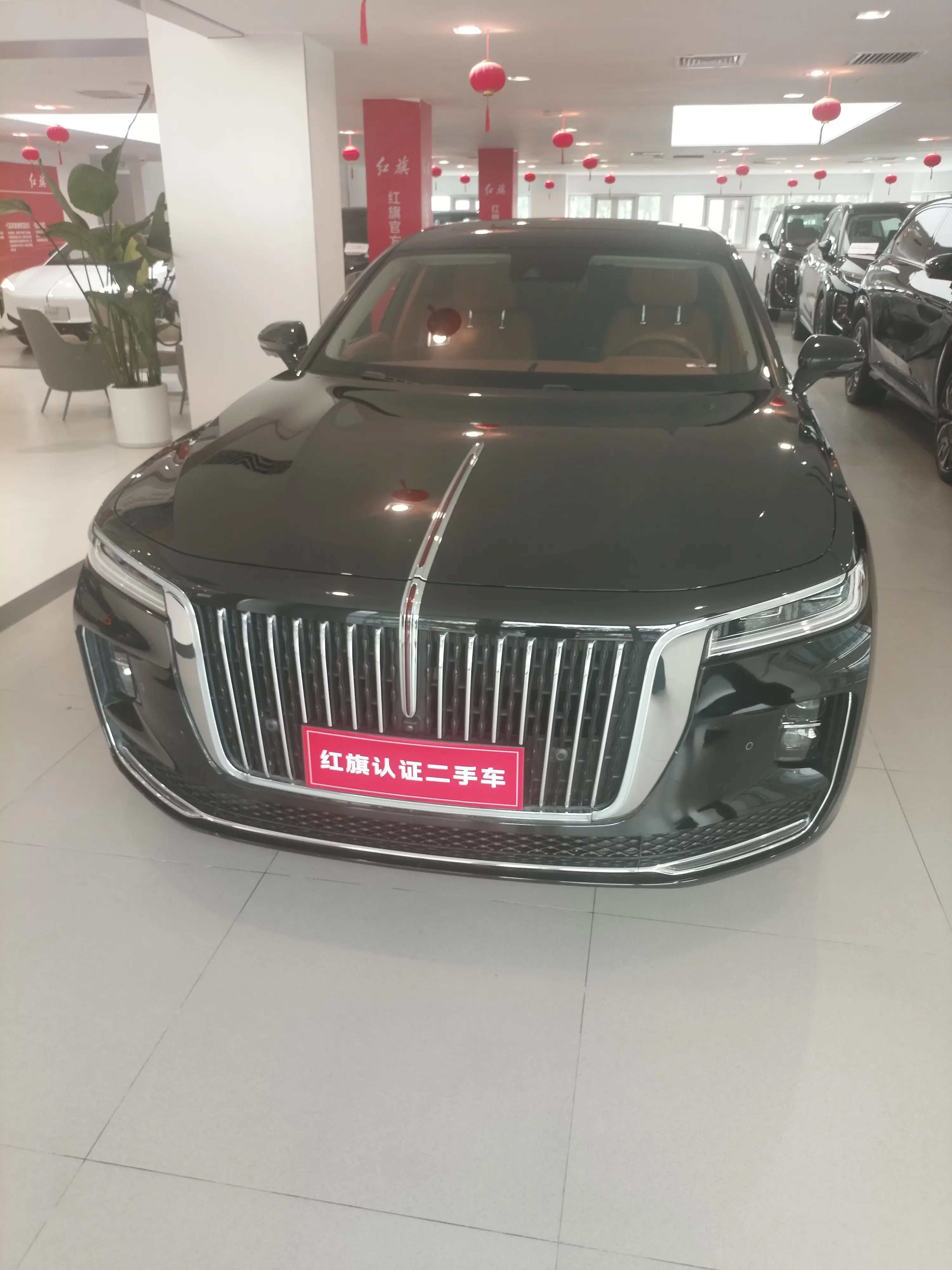 Hongqi H9  из Китая