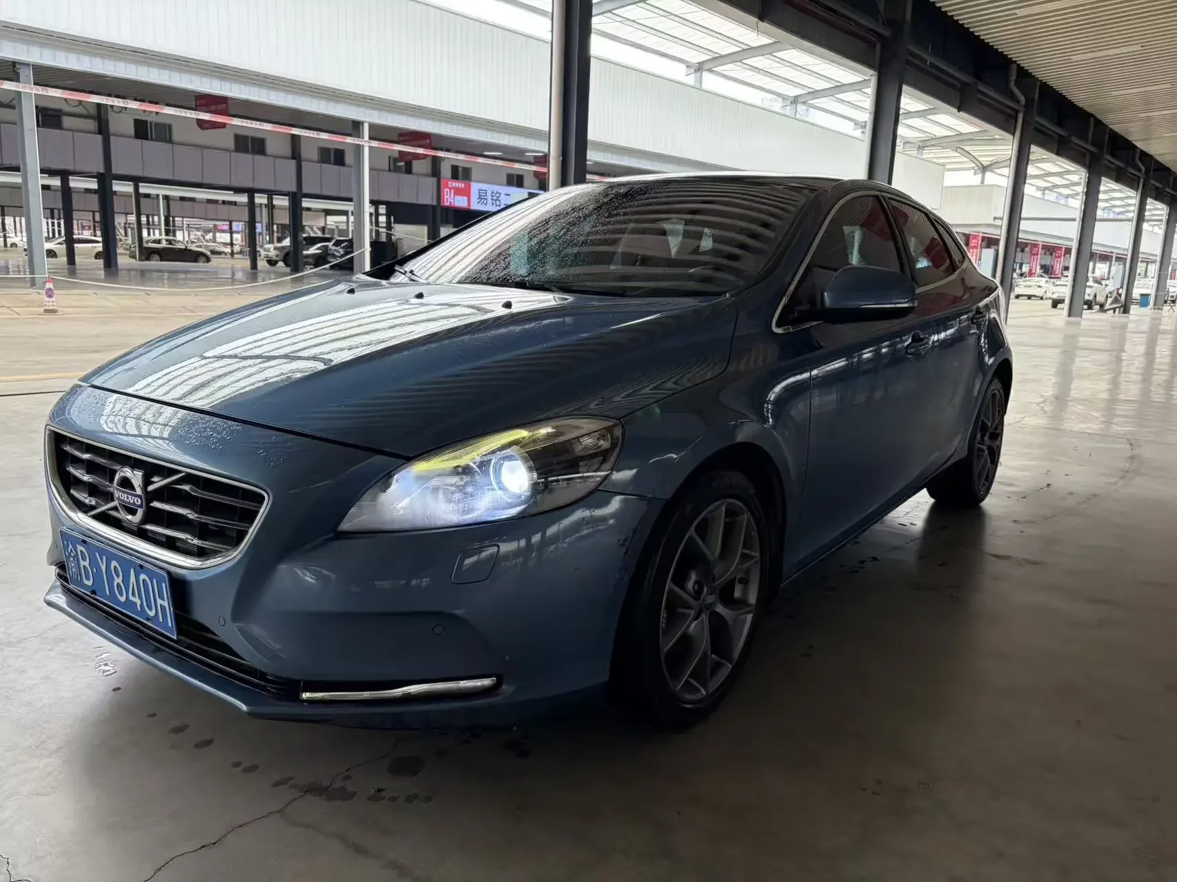 Volvo V40