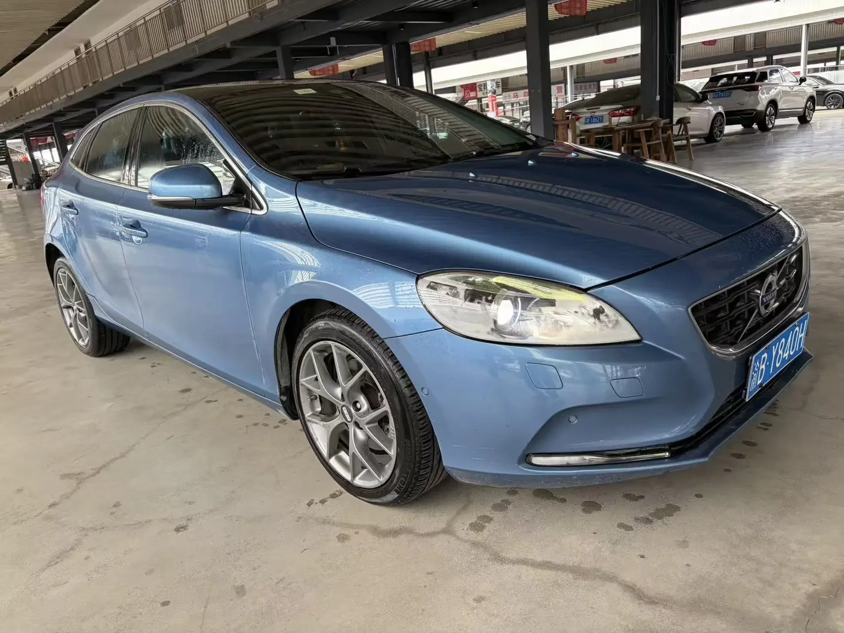 Volvo V40