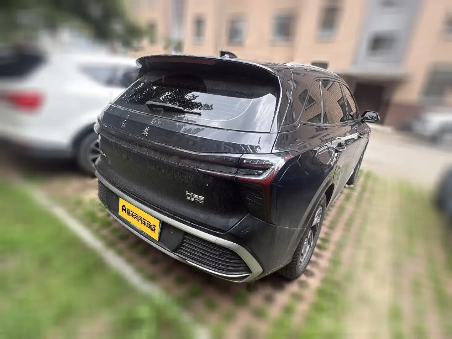 Hongqi HS3