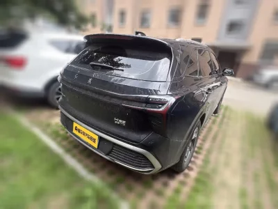 Hongqi HS3