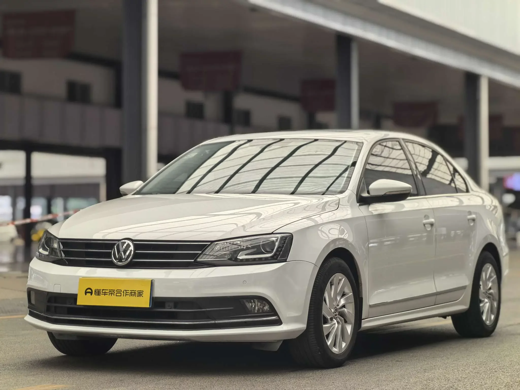 Volkswagen Sagitar